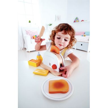 Toaster en bois blanc et accessoires
