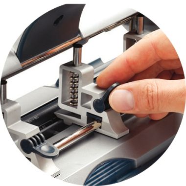 Esselte - Perforateur 4 poinçons mobiles 30 feuilles - 51140184