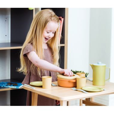 Dînette en BIOplastic DANTOY 79 pièces, 8 couverts