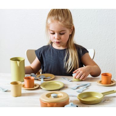 Dînette en BIOplastic DANTOY 79 pièces, 8 couverts