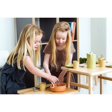 Dînette en BIOplastic DANTOY 79 pièces, 8 couverts