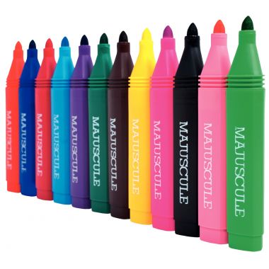 Boîte de 12 feutres triangulaires Majuscule assortis