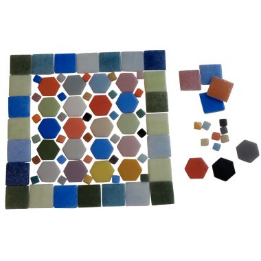 Seau de 1 litre de mosaïques smalt en pâte de verre. 10 couleurs assorties format : 1,2x1,2 cm