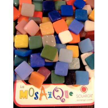 Seau de 1 litre de mosaïques smalt en pâte de verre. 10 couleurs assorties format : 1,2x1,2 cm