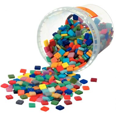 Seau de 1 litre de mosaïques smalt en pâte de verre. 10 couleurs assorties format : 1,2x1,2 cm