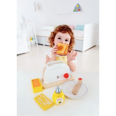 Toaster en bois blanc et accessoires