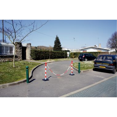 Kit 2 poteaux avec chaine 2,5m rouge et blanc