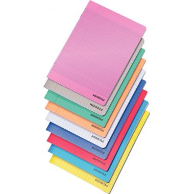 Piqûre 64 pages MAJUSCULE, format 17x22 cm, papier blanc 90g, seyès, couverture polypropylène rouge